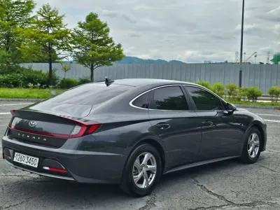 Hyundai Sonata 2020, 30279 км, за 9946.04 USD
