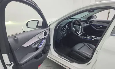 Mercedes-Benz C-Class 2020, 86745 км, за 15466.27 USD - фото 10