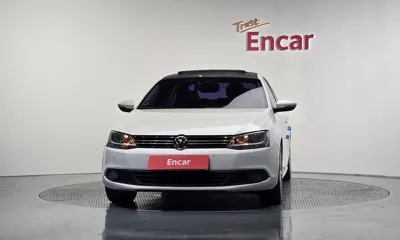Volkswagen Jetta 2013, 90779 км, за 3701.75 USD
