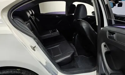 Volkswagen Jetta 2013, 90779 км, за 3675.99 USD - фото 12