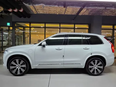 Volvo XC90 2022, 102000 км, за 37875.8 USD
