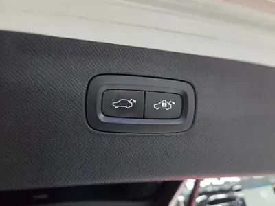 Volvo XC90 2022, 102000 км, за 37875.8 USD - фото 7