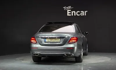 Mercedes-Benz E-Class 2017, 119114 км, за 11709.61 USD