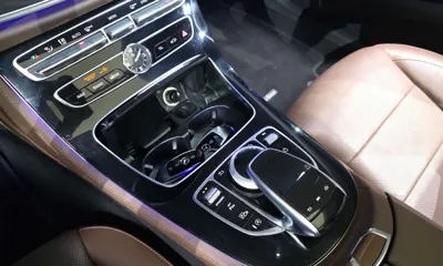 Mercedes-Benz E-Class 2017, 119114 км, за 11709.61 USD - фото 29