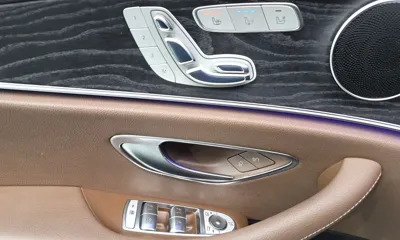 Mercedes-Benz E-Class 2017, 119114 км, за 11709.61 USD - фото 32