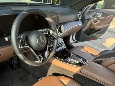 Mercedes-Benz E-Class 2023, 58000 км, за 24497.83 USD