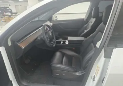 Tesla Model Y 2022, 53521 км, за 5226.55 USD