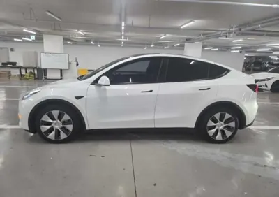 Tesla Model Y 2022, 53521 км, за 5226.55 USD