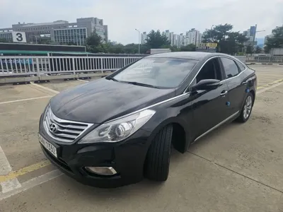 Hyundai Grandeur 2012, 114000 км, за 3387.62 USD