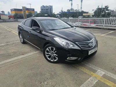Hyundai Grandeur 2012, 114000 км, за 3387.62 USD