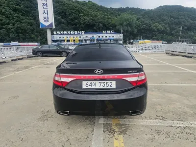 Hyundai Grandeur 2012, 114000 км, за 3387.62 USD
