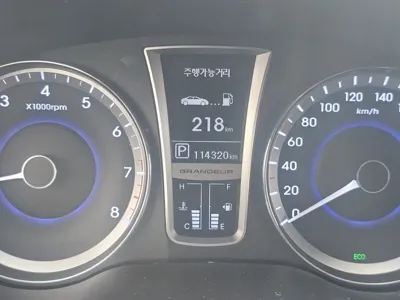 Hyundai Grandeur 2012, 114000 км, за 3387.62 USD - фото 8