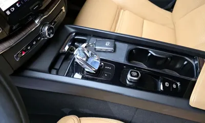 Volvo XC60 2022, 35679 км, за 29597.48 USD - фото 9