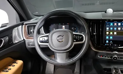 Volvo XC60 2022, 35679 км, за 29597.48 USD - фото 13