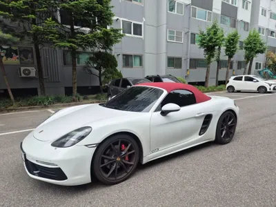 Porsche 718 · 2017 год