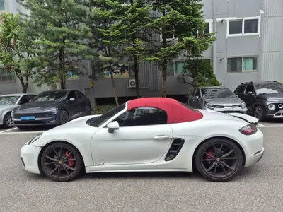 Porsche 718 2017, 86000 км, за 32377.87 USD
