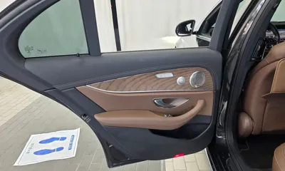 Mercedes-Benz E-Class 2021, 46914 км, за 24637.58 USD - фото 25