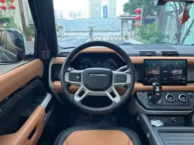 Land Rover Defender 2024, 10000 км, за 96951.39 USD - фото 9
