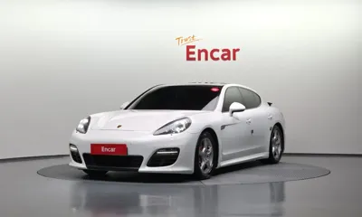 Porsche Panamera · 2012 год