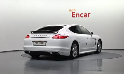 Porsche Panamera 2012, 124291 км, за 14122.43 USD