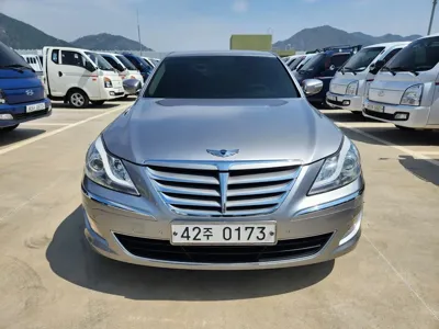 Hyundai Genesis 2013, 117383 км, за 5407.17 USD