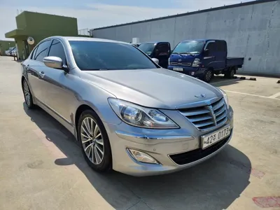 Hyundai Genesis 2013, 117383 км, за 5407.17 USD