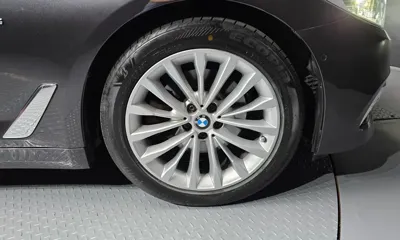 BMW 5-Series 2018, 116823 км, за 15635.19 USD
