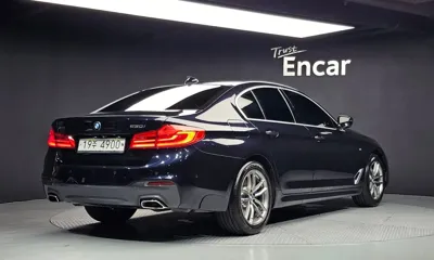 BMW 5-Series 2018, 118083 км, за 15931.58 USD