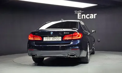 BMW 5-Series 2018, 118083 км, за 15931.58 USD