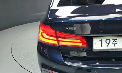 BMW 5-Series 2018, 118083 км, за 15931.58 USD - фото 23