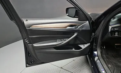 BMW 5-Series 2018, 118083 км, за 15931.58 USD - фото 24
