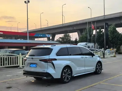 Toyota Granvia 2023, 70000 км, за 32315.45 USD