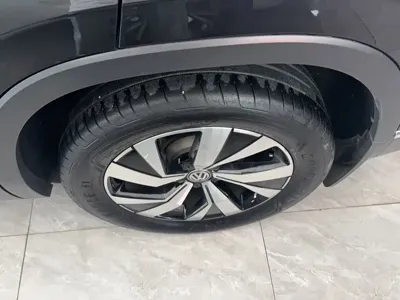 Volkswagen Tayron 2020, 74900 км, за 11903.83 USD