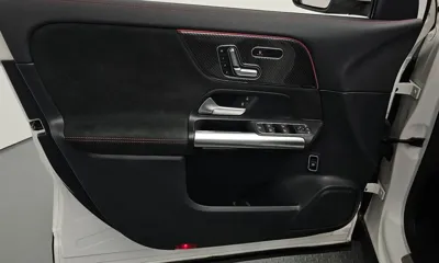 Mercedes-Benz GLA-Class 2023, 40204 км, за 24615.99 USD - фото 24