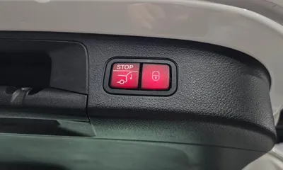 Mercedes-Benz GLA-Class 2023, 40204 км, за 24615.99 USD - фото 32