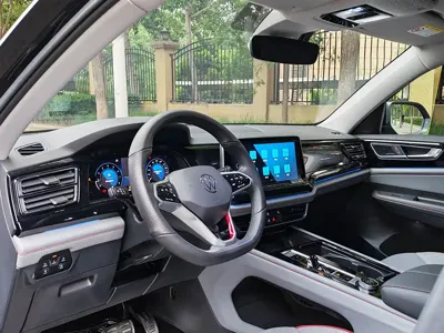 Volkswagen Teramont 2023, 21000 км, за 30605.65 USD - фото 6