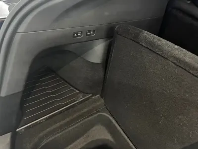 Tesla Model Y 2024, 132000 км, за 24101.95 USD