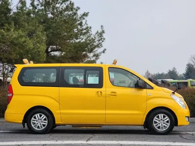 Hyundai Starex 2017, 121000 км, за 6258.27 USD