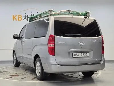 Hyundai Starex 2014, 176102 км, за 3577.94 USD