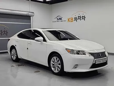 Lexus ES 2015, 118789 км, за 11246.18 USD