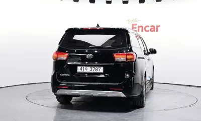 Kia Canival 2017, 103335 км, за 8338.77 USD