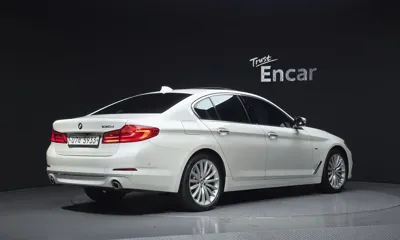 BMW 5-Series 2018, 103280 км, за 17681.85 USD