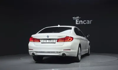 BMW 5-Series 2018, 103280 км, за 17681.85 USD