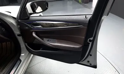 BMW 5-Series 2018, 103280 км, за 17681.85 USD - фото 24