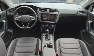 Volkswagen Tiguan 2024, 55632 км, за 24777 USD - фото 7