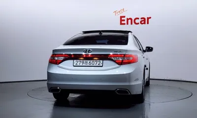 Hyundai Grandeur 2015, 186194 км, за 3761.24 USD