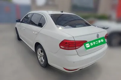 Volkswagen Lavida 2015, 108000 км, за 5803 USD