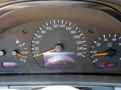 Mercedes-Benz E-Class 2001, 69409 км, за 3447.83 USD - фото 9
