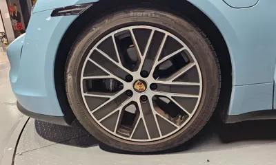 Porsche Taycan 2024, 7699 км, за 68596.56 USD