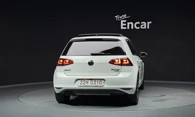 Volkswagen Golf 2016, 83413 км, за 7940.39 USD